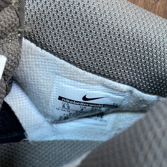 Nike Women’s Dunk Sky Hi Mesh Shoes - Picture 10 of 11